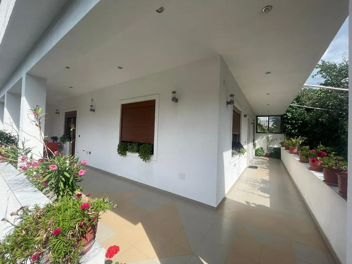Guest House Pogradec 1 아파트